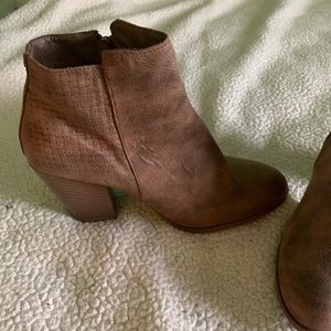 Light brown bootie size 11